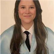 Una persona comprometida con mi trabajo, con disponibilidad para adaptarme a todos los horarios. Me gusta mirarme el temario y prepararme las clases antes de impartirlas